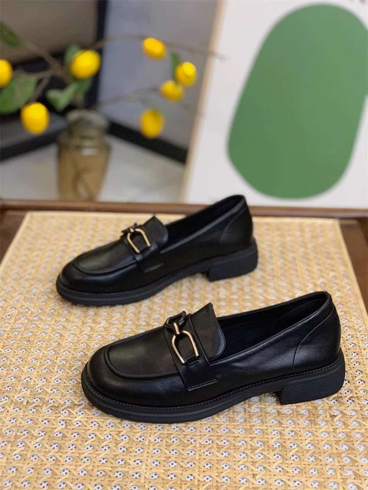 ローファーレディース エレガントな金具付きビットローファー