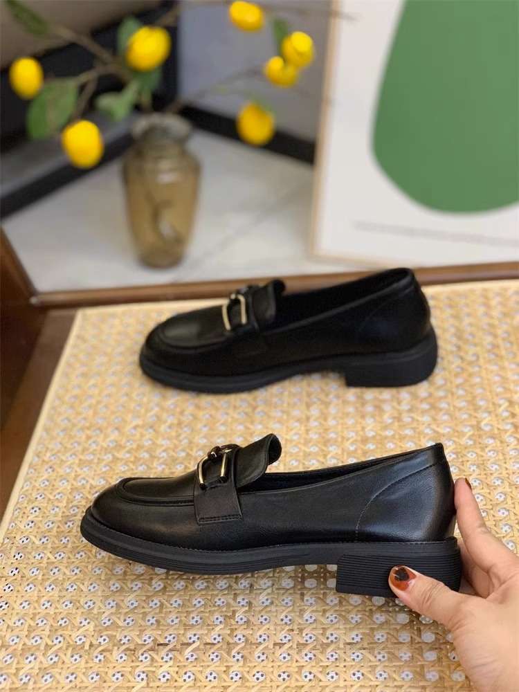 ローファーレディース エレガントな金具付きビットローファー