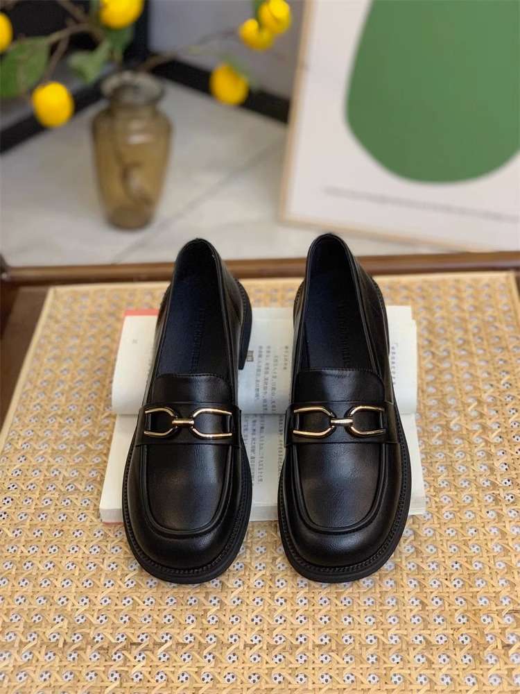 ローファーレディース エレガントな金具付きビットローファー