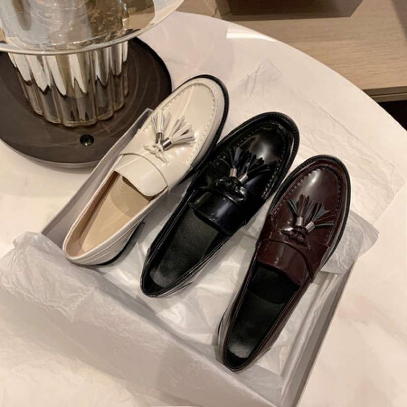 ローファーレディース つやつや上品タッセルローファー
