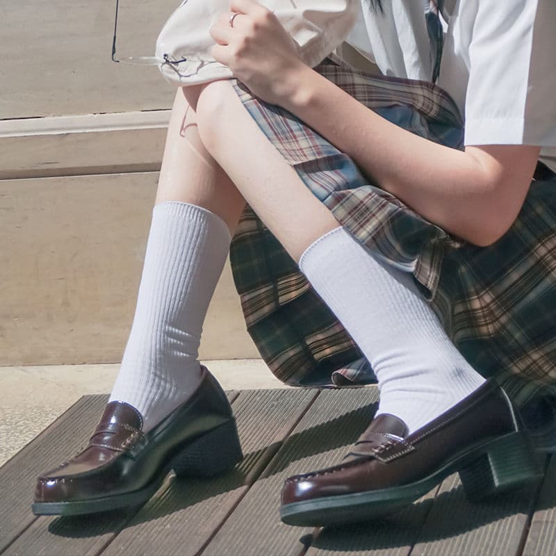 ローファーレディース きちんと感漂う学生靴風コインローファー